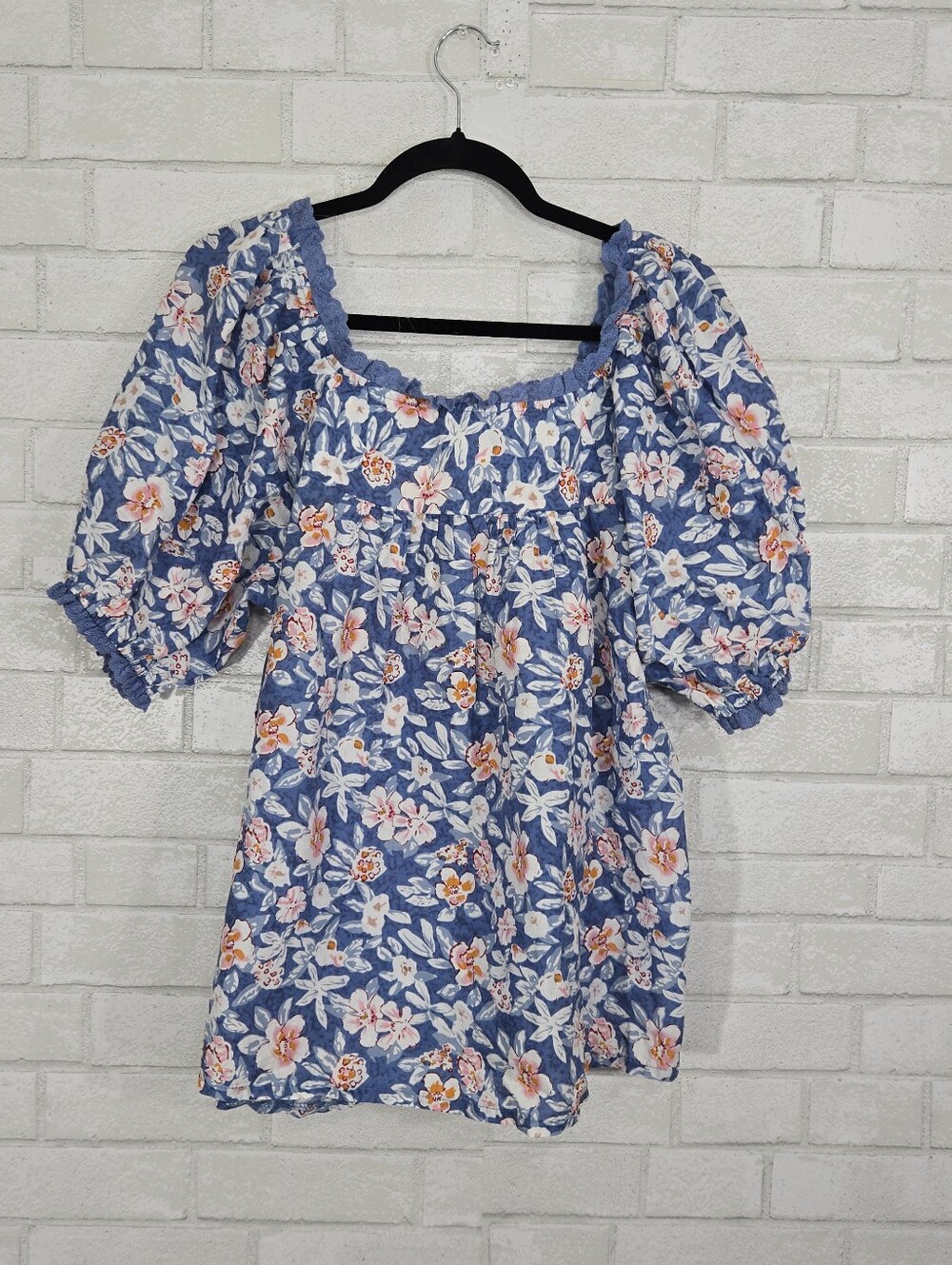 NWT Solitaire blouse with a square neckline and ruffled sleeves - Picture 10 of 13
